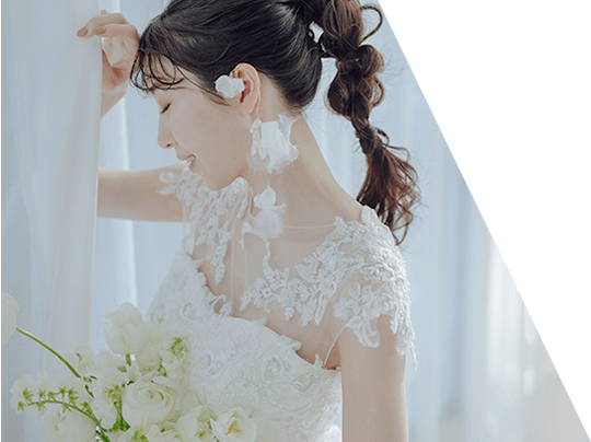 阪急ウェディング ドレスサロンの婚礼衣装